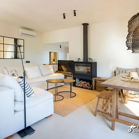 Falco Is A Beautiful Single Storey With Private Pool * Canyelles (Catalonia)