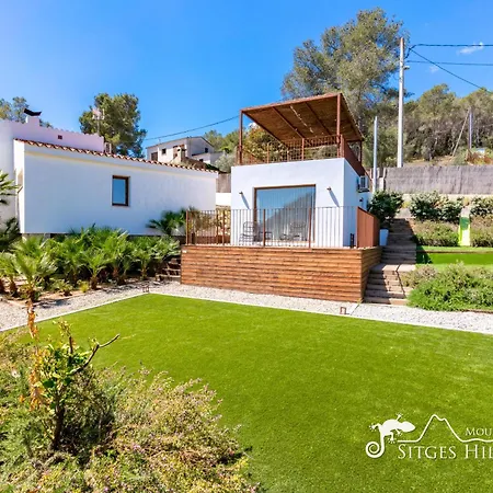 Falco Is A Beautiful Single Storey With Private Pool * Canyelles (Catalonia)
